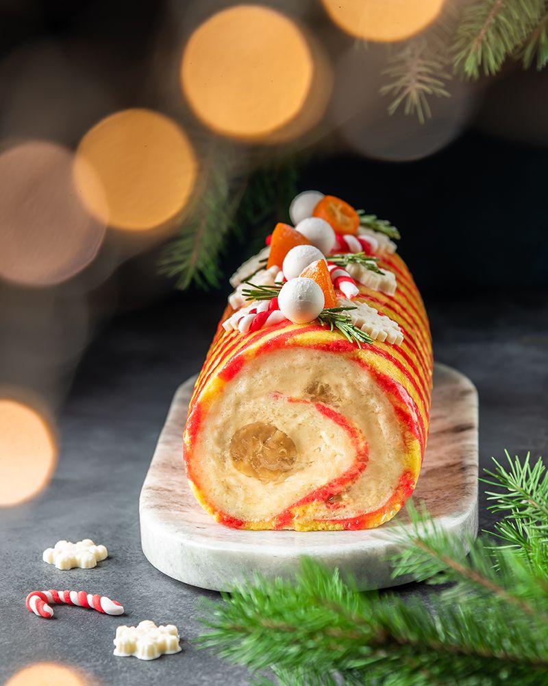 Рулет с карамельным яблоком